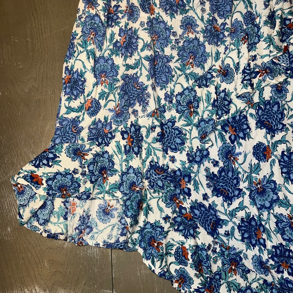 Angie White Blue Floral Sundress Asymmetrical Ruffled Ladies Medium NWT - Picture 3 of 8